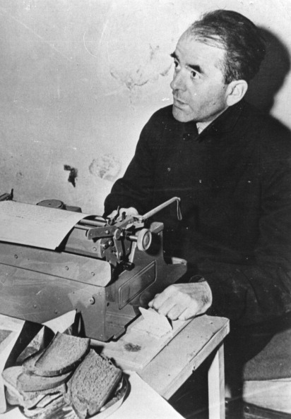 albert speer and his involvement in Albert speer was born on 19 march 1905 in mannhein, the son of prosperous upper- middle –class family of master builders – his father was one of the busiest. albert speer and his involvement in Albert speer was born on 19 march 1905 in mannhein, the son of prosperous upper- middle –class family of master builders – his father was one of the busiest.