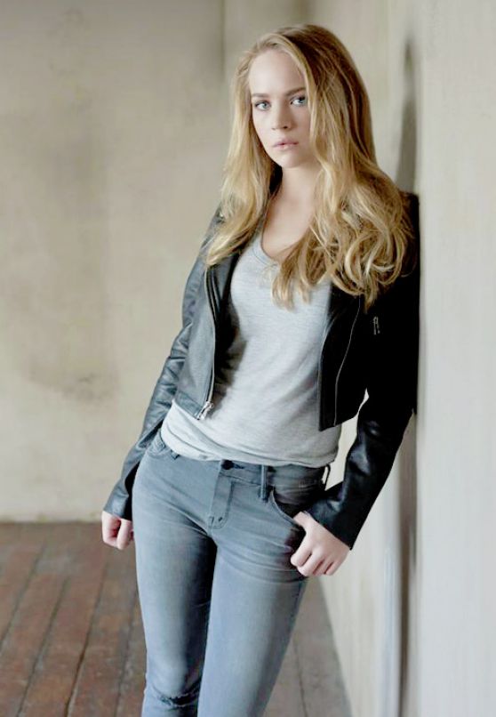Brittany Robertson Brittany Robertson