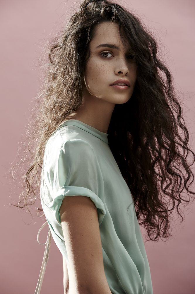 Zoe Barnard Zoe Barnard