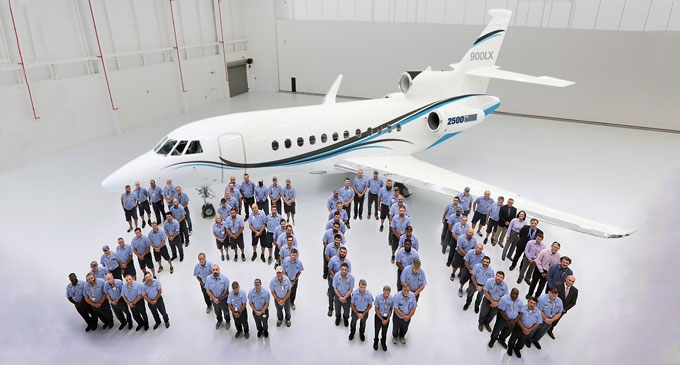 Dassault Aviation delivers 2,500th Falcon Business Jet Dassault Aviation delivers 2,500th Falcon Business Jet