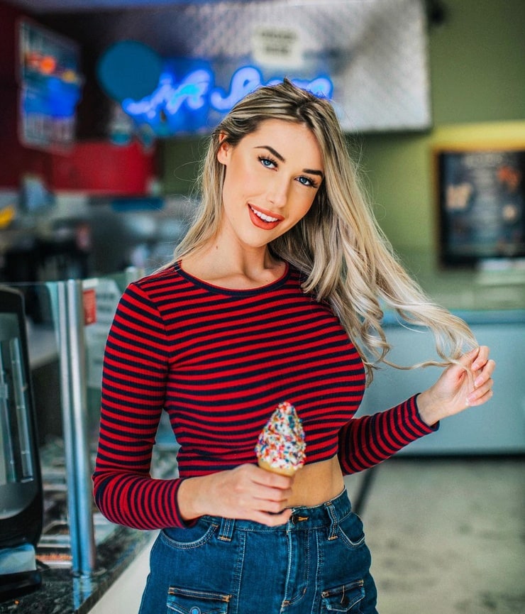 Noelle Foley Picture