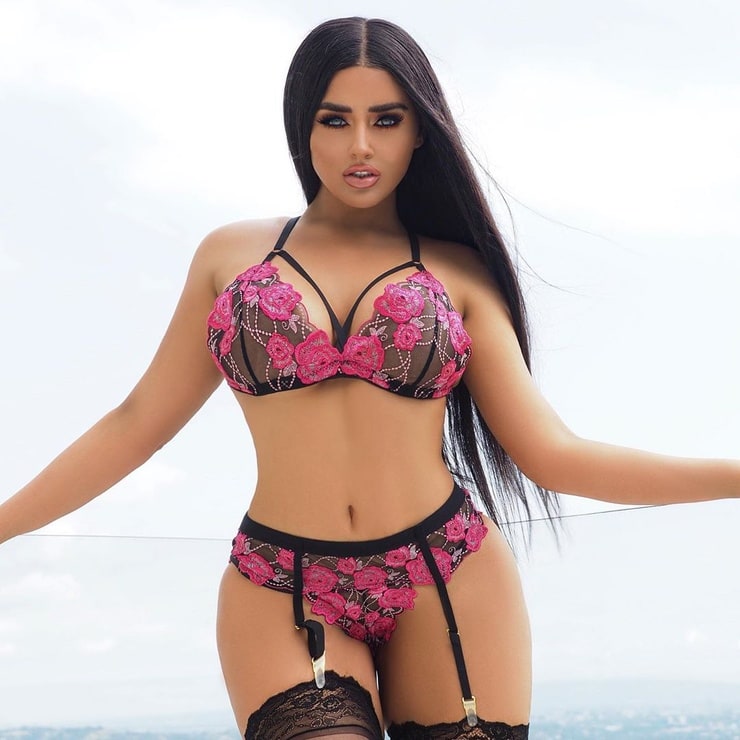 Booty instagram model gets fucked lingerie pic