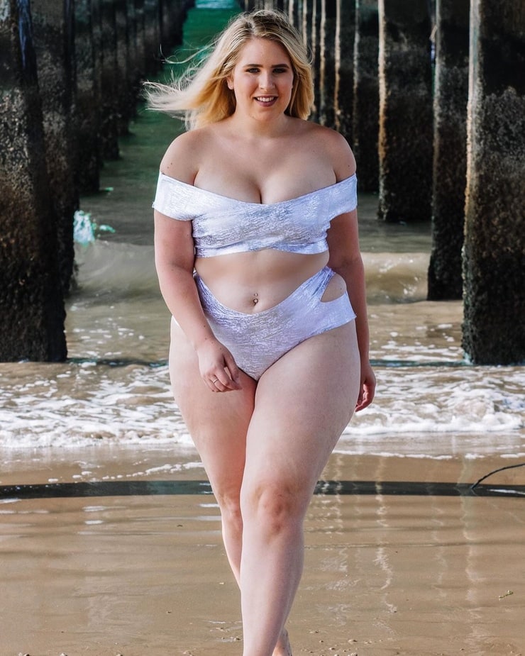 Sophie Turner Plus Size Image