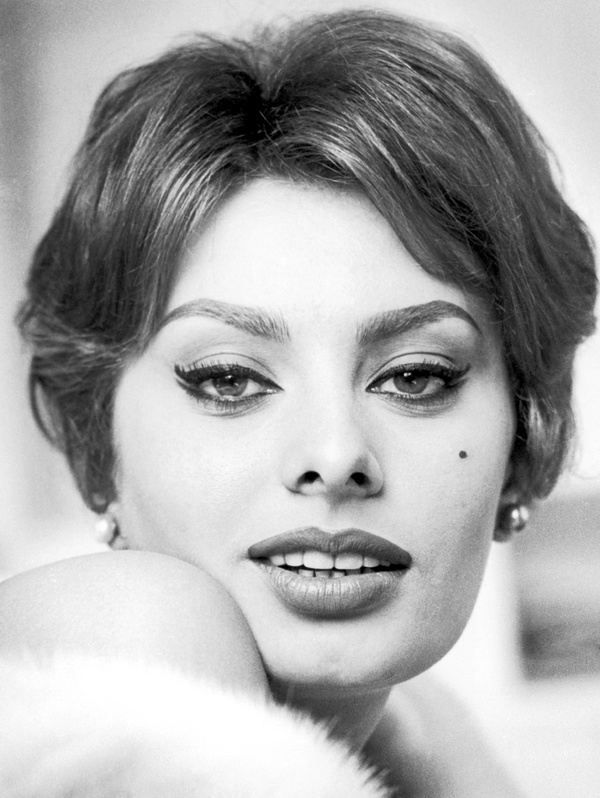 Anna Carena Net Worth