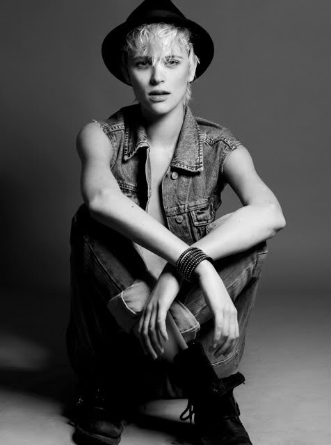 Milou Van Groesen Milou Van Groesen