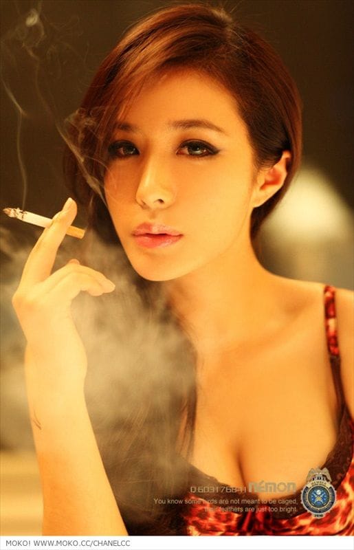 Курящая тайская сучка 