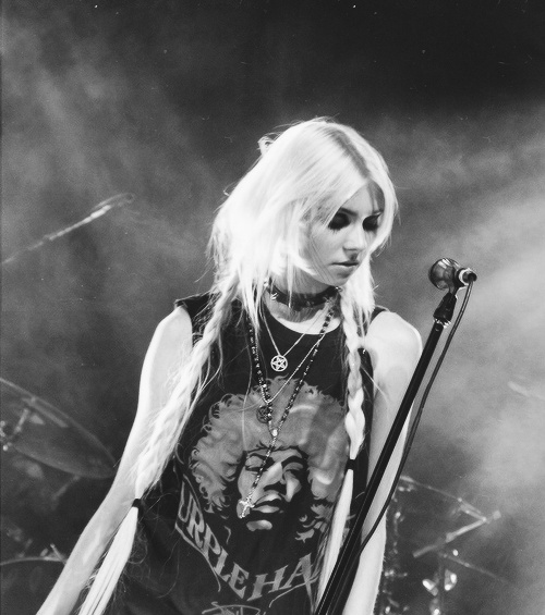 Taylor Momsen Taylor Momsen