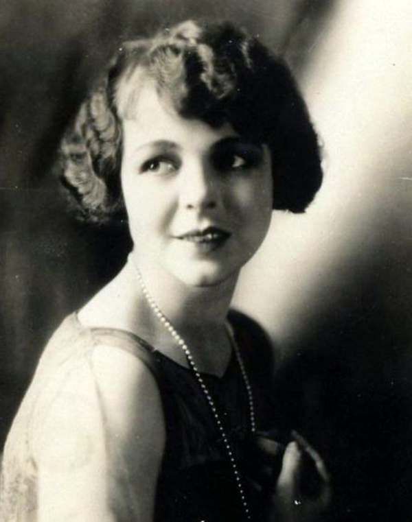 Helene Chadwick Net Worth