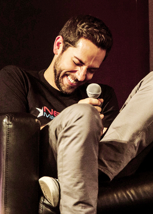 500full-zachary-levi.jpg
