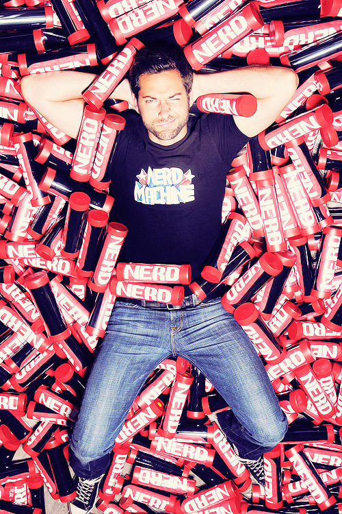 500full-zachary-levi.jpg