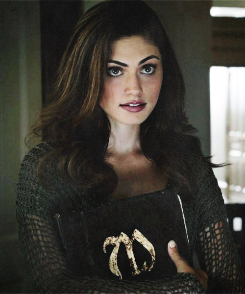 600full-phoebe-tonkin.jpg
