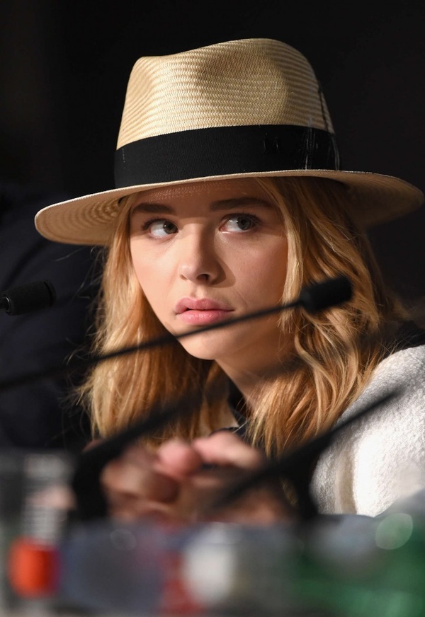 600full-chloe-moretz.jpg