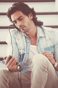 245full-arjun-rampal.jpg