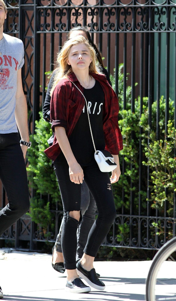 600full-chloe-moretz.jpg