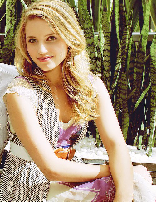 600full-dianna-agron.jpg