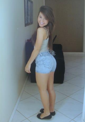 pants europe yoga of Bianca Anchieta Picture
