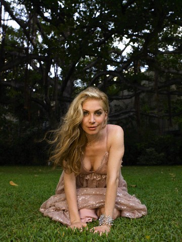 Picture of Elizabeth Mitchell