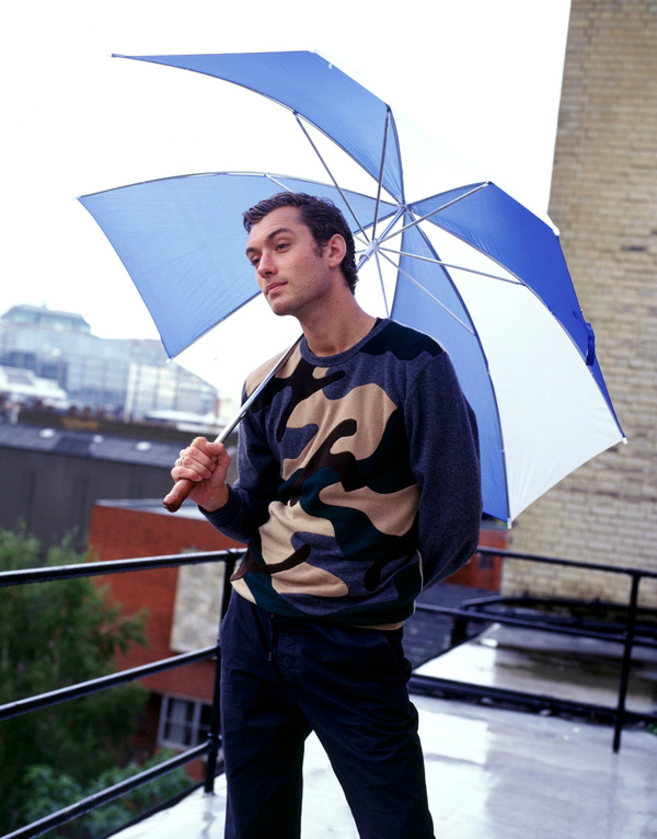 http://iv1.lisimg.com/image/8029764/600full-jude-law.jpg