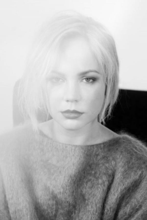 Adelaide Clemens desktop Wallpapers