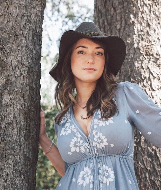 Milana Vayntrub Milana Vayntrub