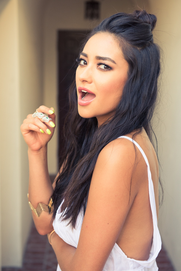 600full-shay-mitchell.jpg