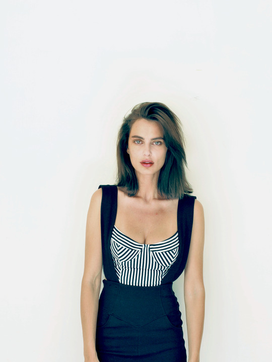 Catrinel Menghia Catrinel Menghia