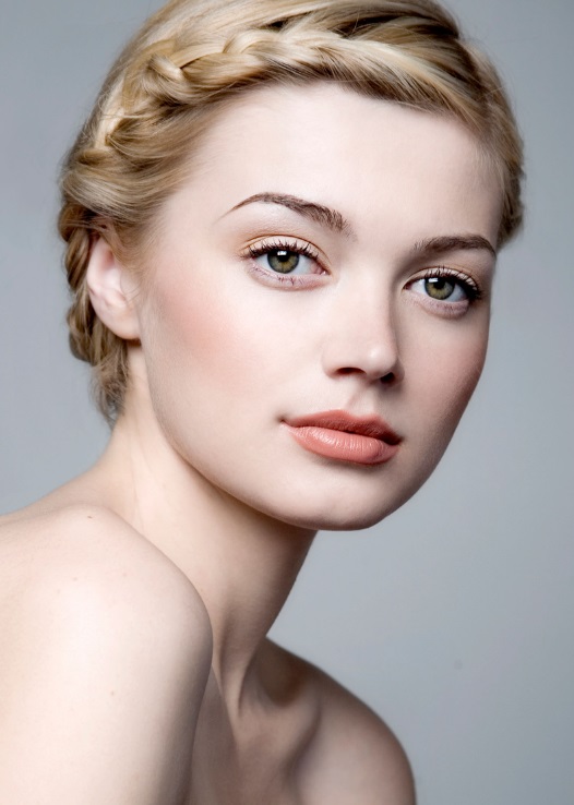 Khrystyna Kazakova Khrystyna Kazakova