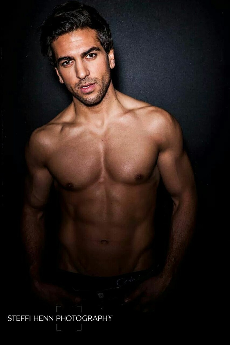 Elyas MBarek Body