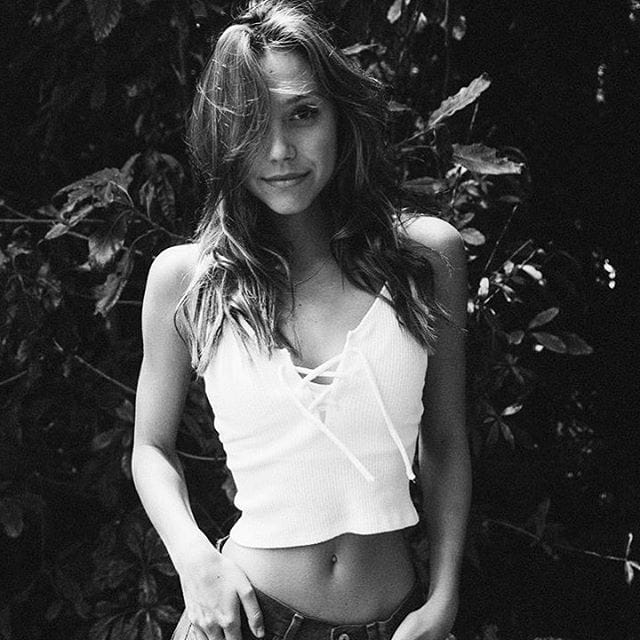 Alexis Ren