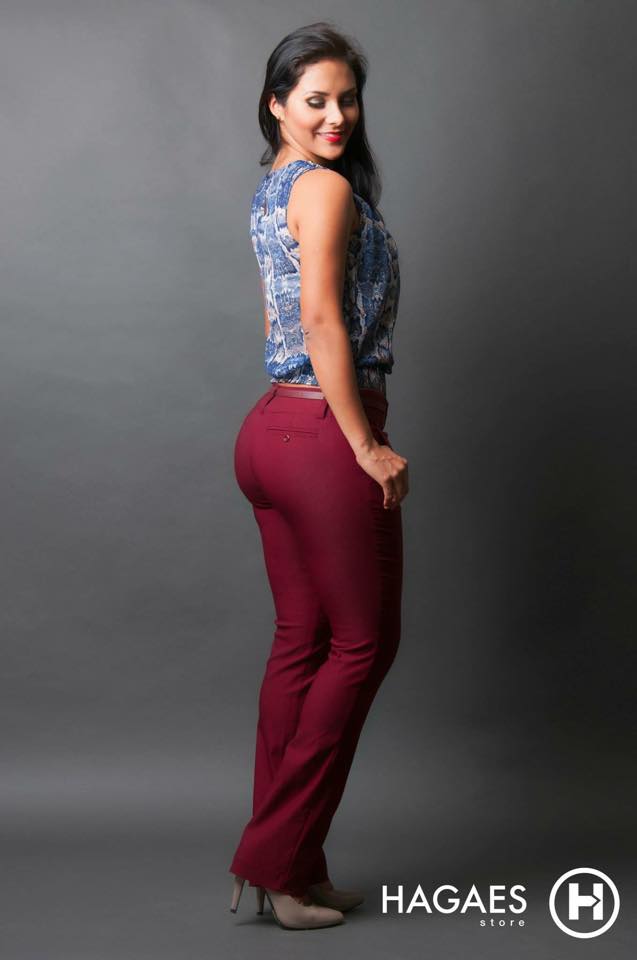 Hellen Mena