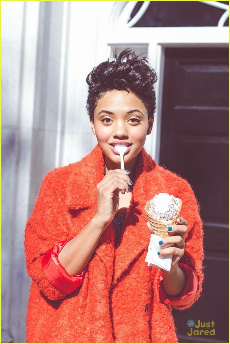 Kiersey Clemons