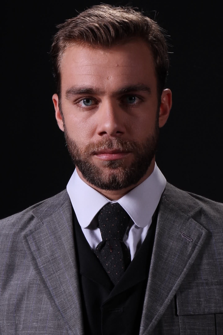 Carlos Serrano