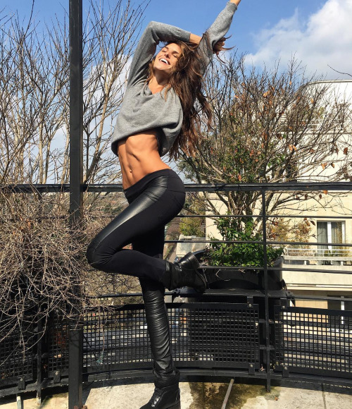 Izabel Goulart Izabel Goulart