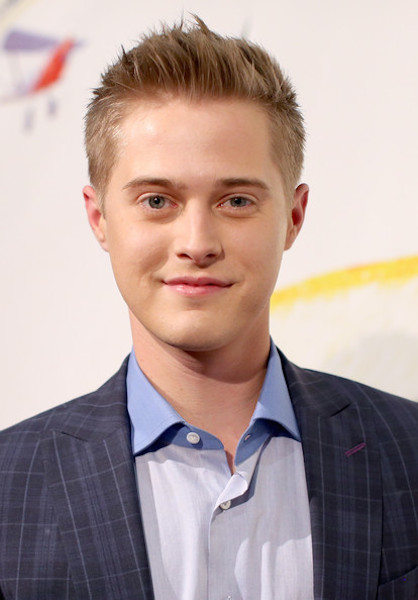 Lucas Grabeel