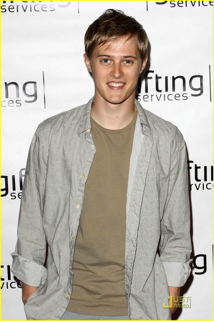 Lucas Grabeel