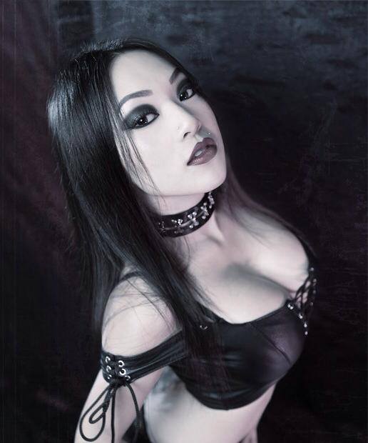 Linda Le (aka Vampy)