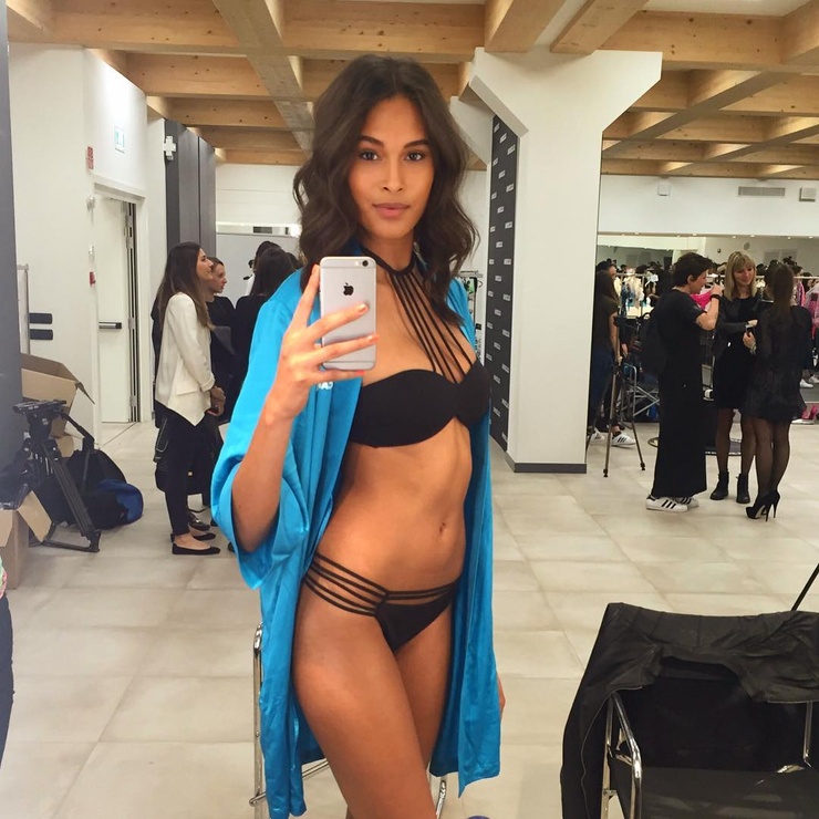 Cindy Bruna Cindy Bruna