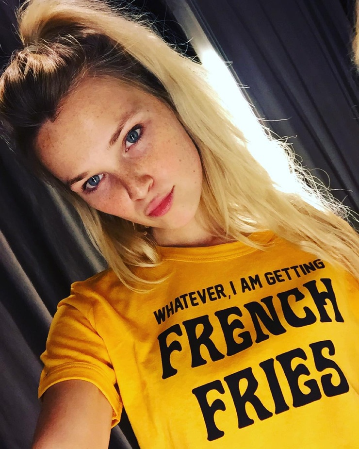 Alexa Reynen Alexa Reynen
