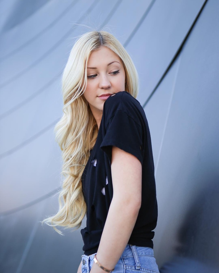 Ava Sambora