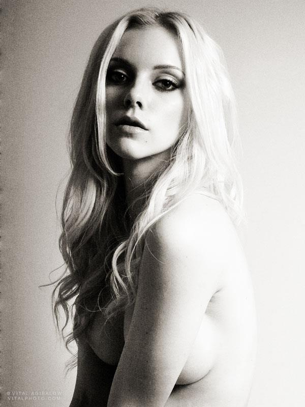 ELLE EVANS