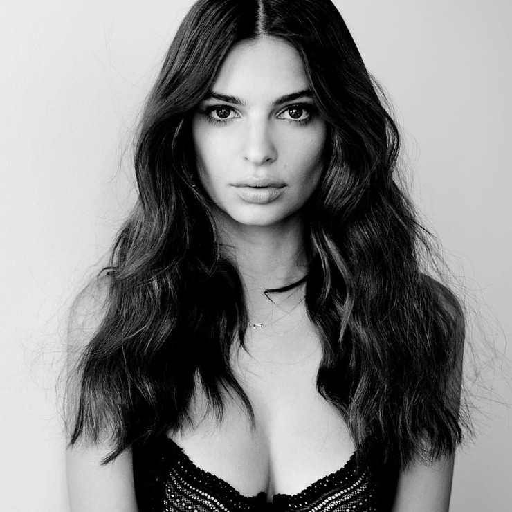 http://iv1.lisimg.com/image/10099854/740full-emily-ratajkowski.jpg