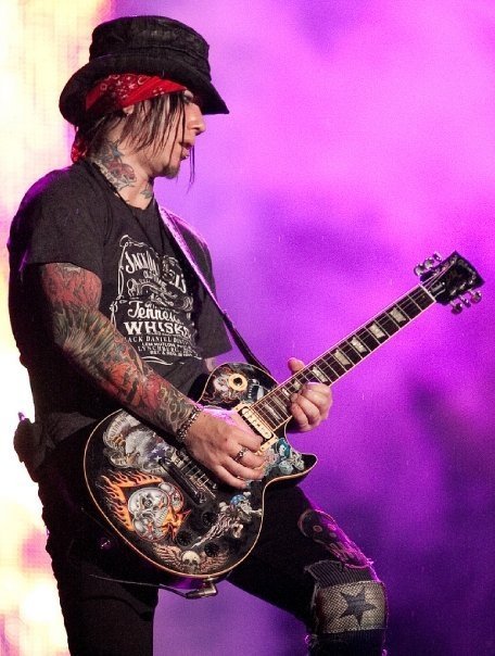DJ Ashba