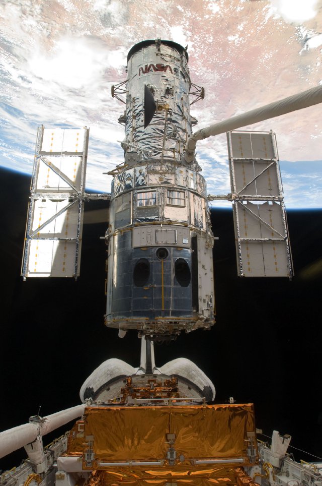 Hubble 3D                                  (2010)