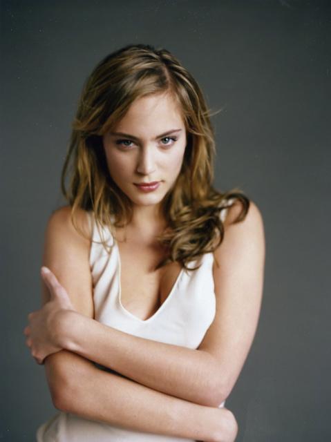 Nora Arnezeder Nora Arnezeder