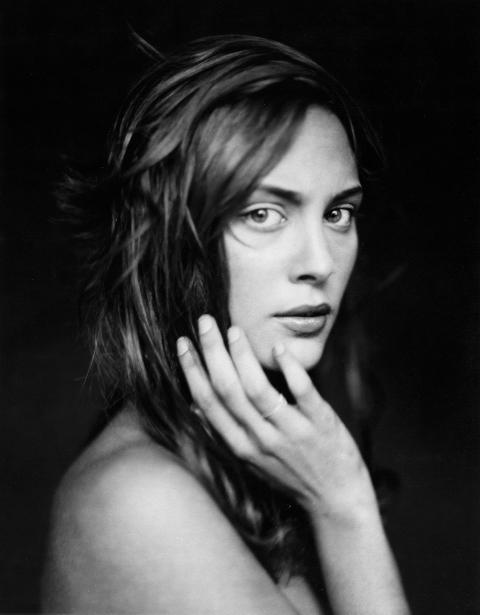 Nora Arnezeder