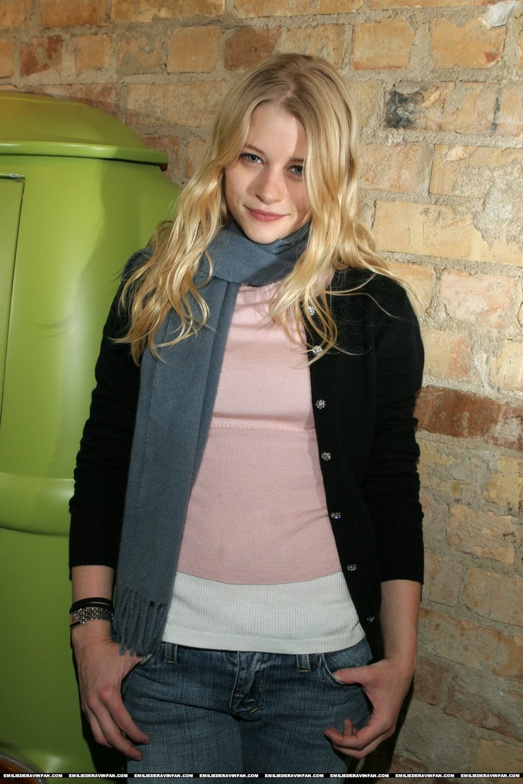 Emilie de Ravin