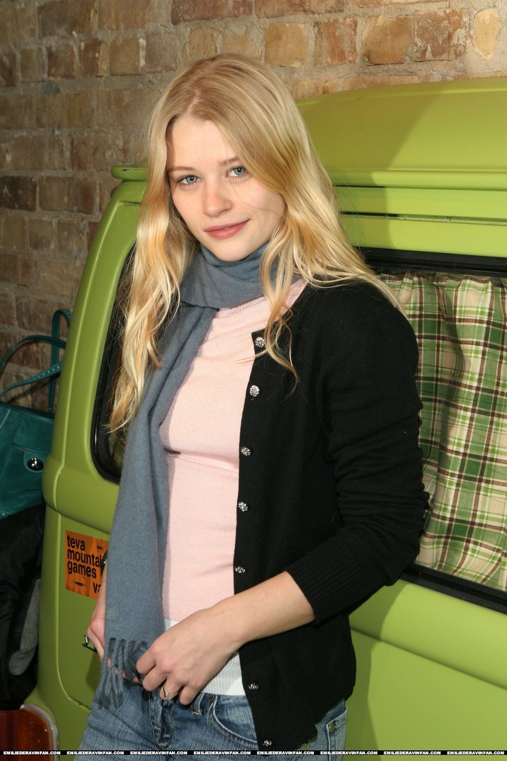 Emilie de Ravin