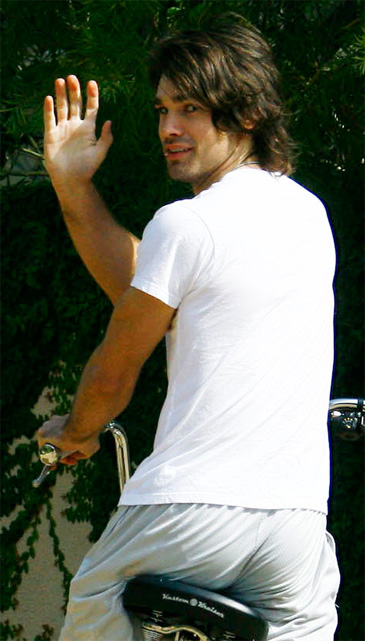 Justin Gaston