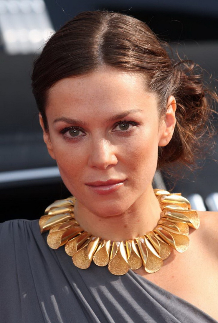 Anna Friel