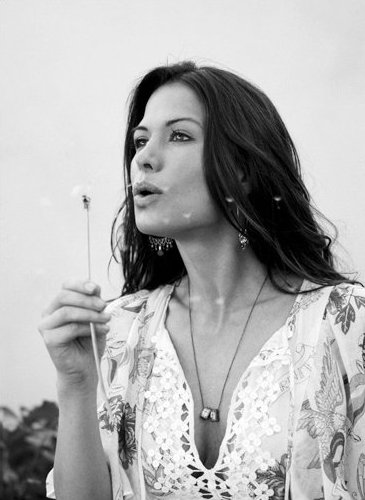 Rhona Mitra